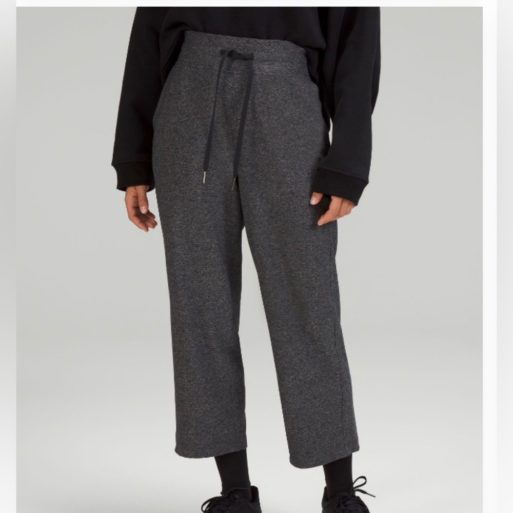 Lululemon Ready to Rulu Straight Leg Hi Rise Cropped 24”